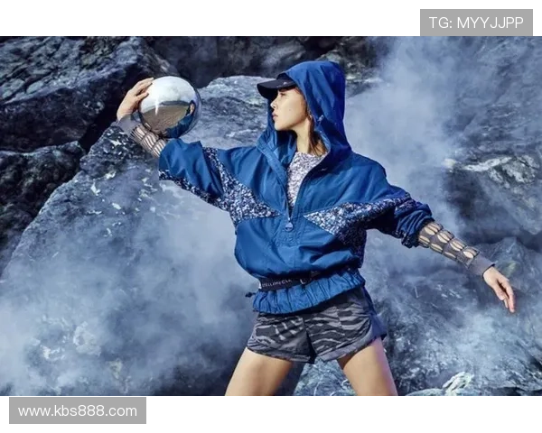 凯丽化身足球明星的魅力头像展现运动与时尚的完美结合